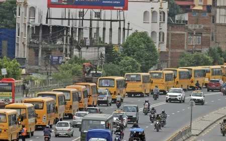 Private School Operators Rally with Buses on Ring Road