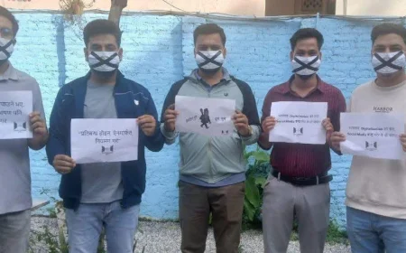 5 people arrested for protesting social media ban